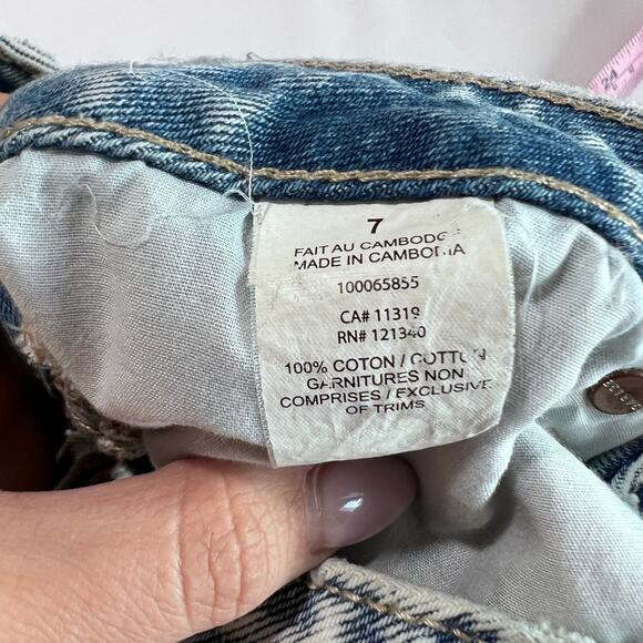 ✨Garage Denim Mom Jeans Size 7 W28 Distressed Cabin Core Backyard BBQ High Rise - Picture 4 of 9